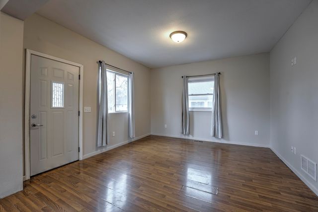 917 4th Ave. NW, Minot, ND 58703