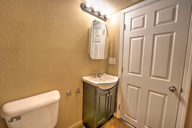 917 4th Ave. NW, Minot, ND 58703