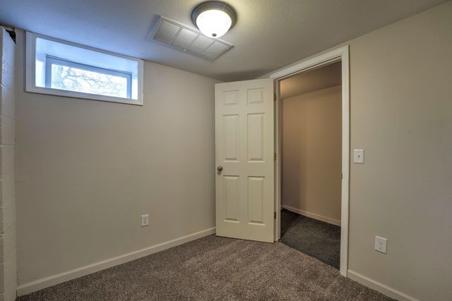 917 4th Ave. NW, Minot, ND 58703