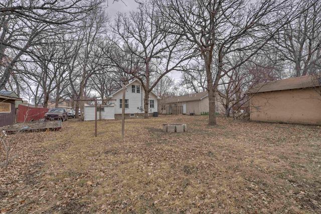 917 4th Ave. NW, Minot, ND 58703