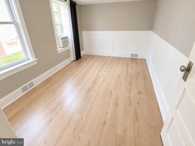 22 BRENWAL AVE, Trenton, NJ 08618