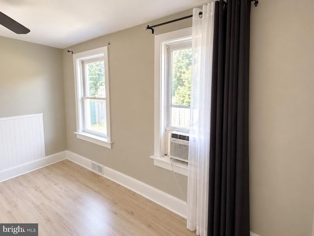 22 BRENWAL AVE, Trenton, NJ 08618