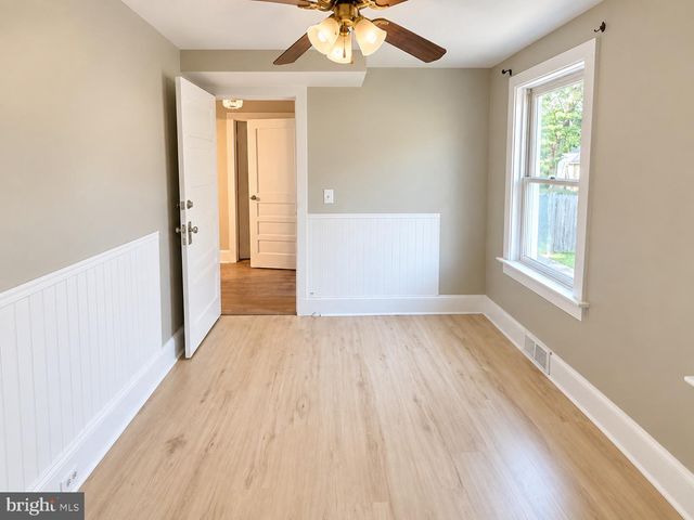 22 BRENWAL AVE, Trenton, NJ 08618