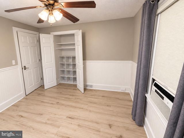22 BRENWAL AVE, Trenton, NJ 08618