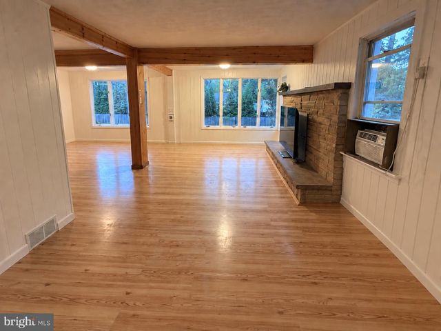 22 BRENWAL AVE, Trenton, NJ 08618