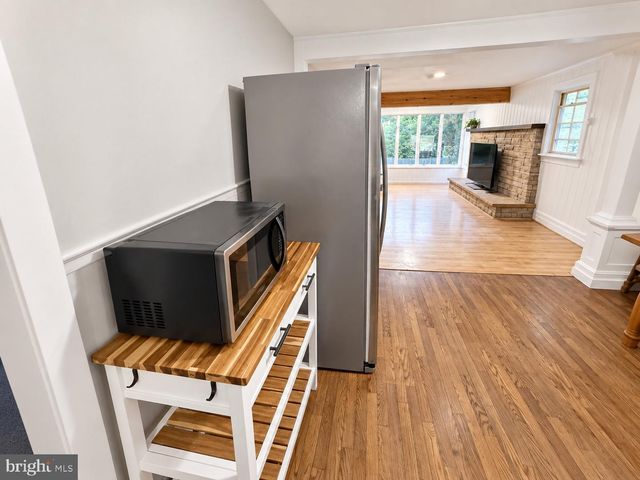 22 BRENWAL AVE, Trenton, NJ 08618