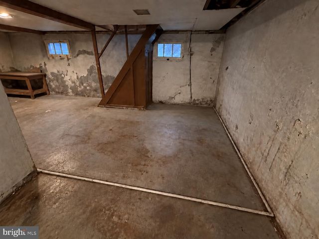 22 BRENWAL AVE, Trenton, NJ 08618