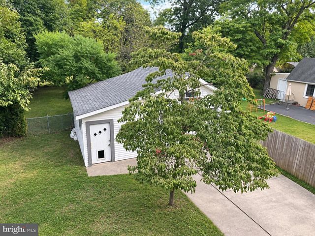 22 BRENWAL AVE, Trenton, NJ 08618
