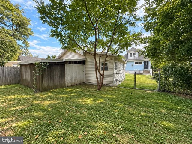 22 BRENWAL AVE, Trenton, NJ 08618