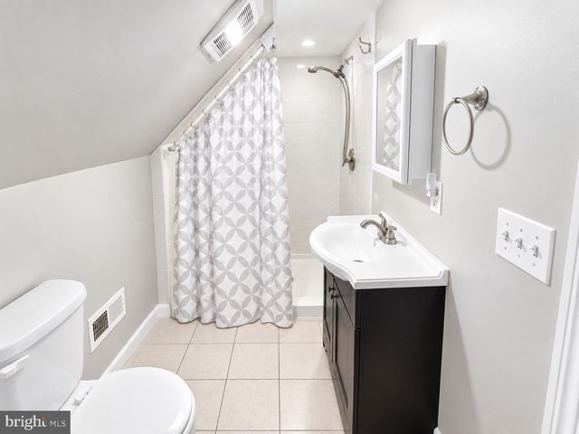 22 BRENWAL AVE, Trenton, NJ 08618