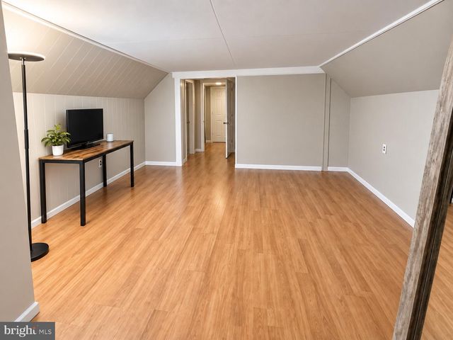 22 BRENWAL AVE, Trenton, NJ 08618
