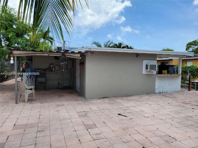 1752 Lauderdale Manor Dr, Fort Lauderdale, FL 33311