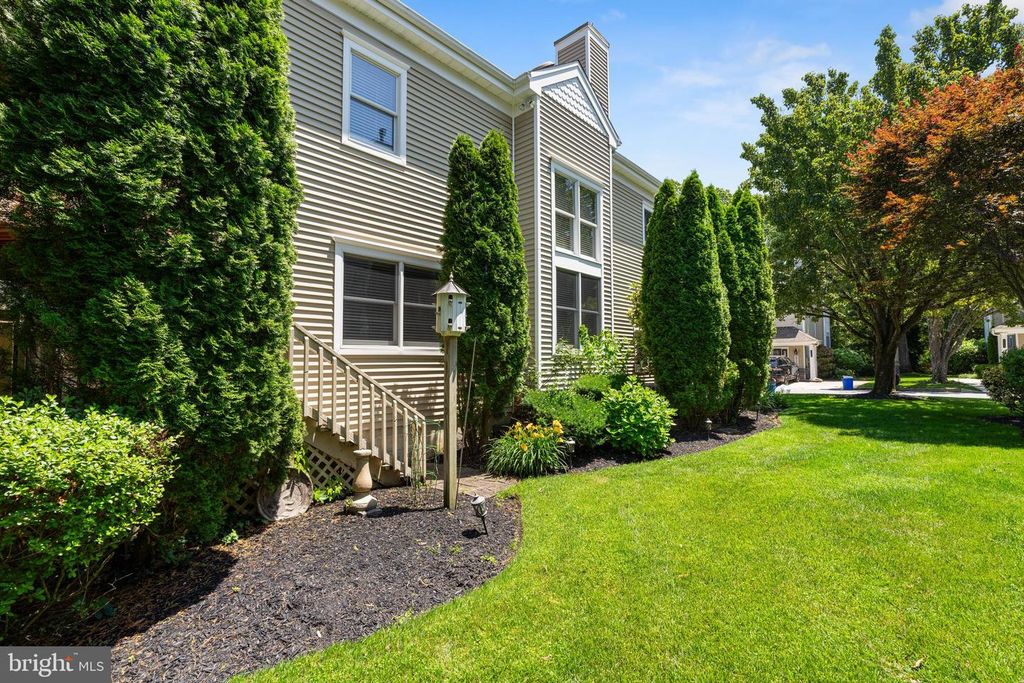 105 GARDEN CT, Linwood, NJ 08221