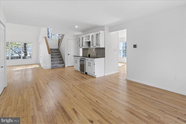 1 CRANBERRY CT, Princeton, NJ 08540