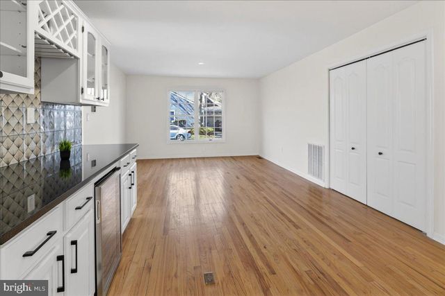 1 CRANBERRY CT, Princeton, NJ 08540