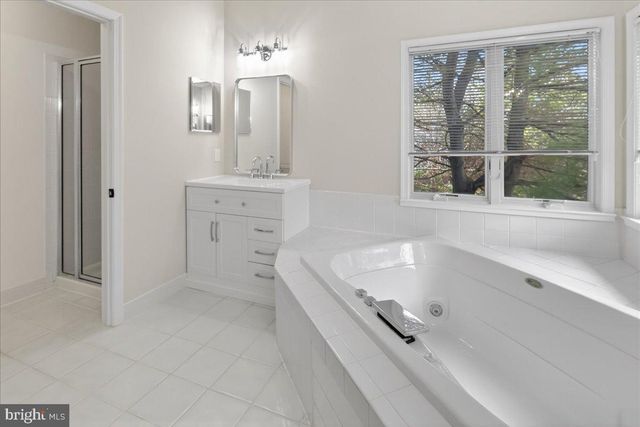 1 CRANBERRY CT, Princeton, NJ 08540