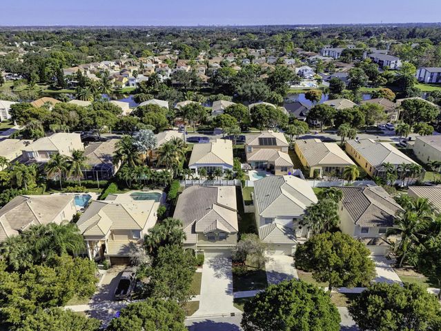 2008 Reston Circle, Royal Palm Beach, FL 33411