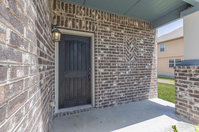 746 Farmers Dell ST, New Braunfels, TX 78130