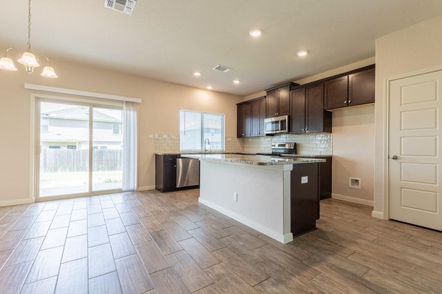 746 Farmers Dell ST, New Braunfels, TX 78130