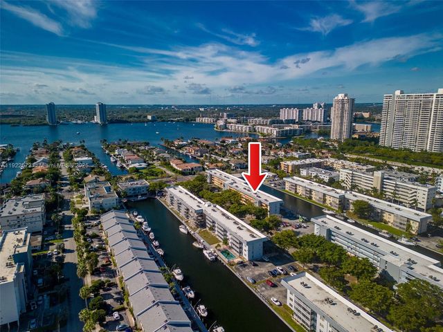 3551 NE 169th St 212, North Miami Beach, FL 33160