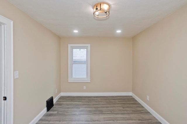 1709 Memorial Dr, Chicopee, MA 01020