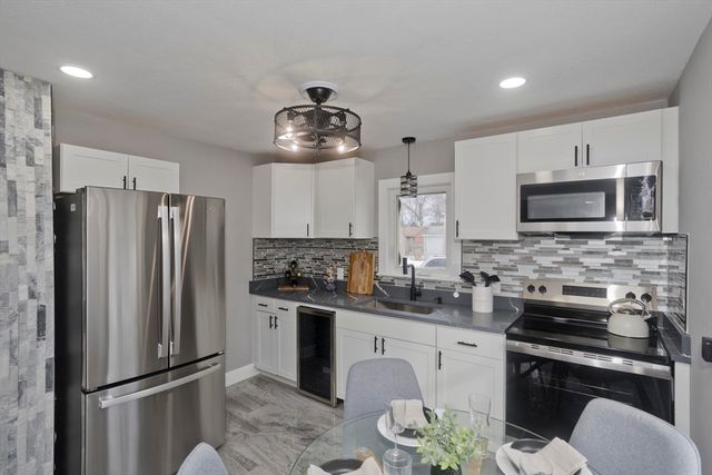 1709 Memorial Dr, Chicopee, MA 01020