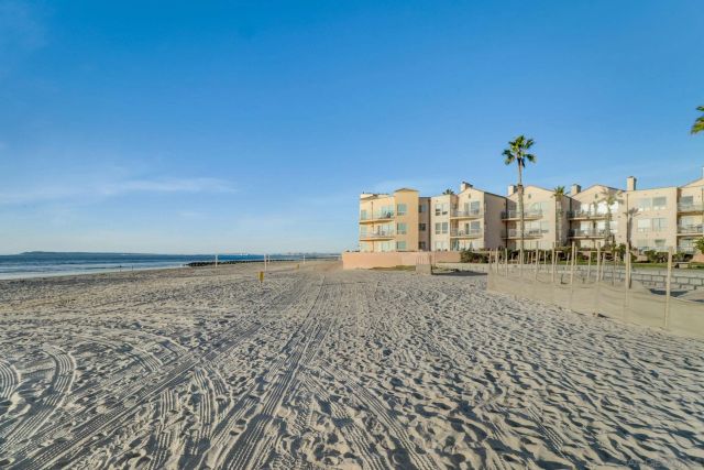 714 Seacoast Dr 104, Imperial Beach, CA 91932