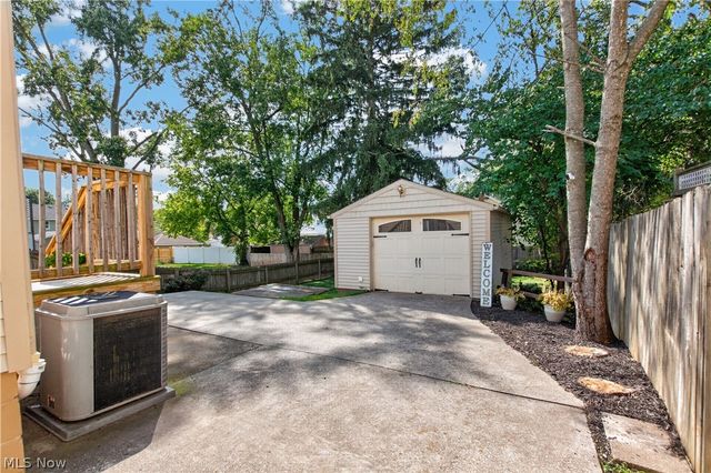 1848 17th Street, Cuyahoga Falls, OH 44223