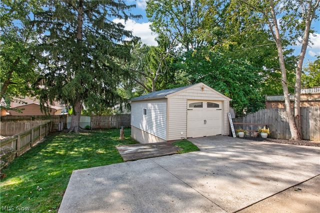 1848 17th Street, Cuyahoga Falls, OH 44223