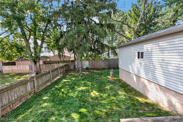 1848 17th Street, Cuyahoga Falls, OH 44223