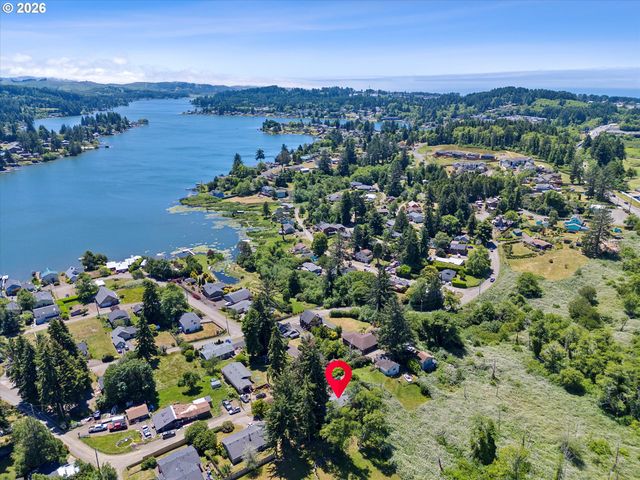 4821 Ne 50TH St, Neotsu, OR 97364