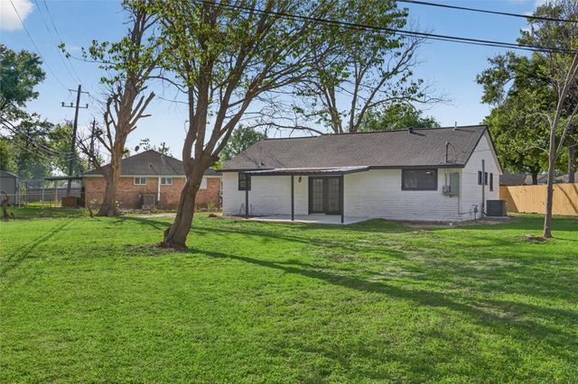 710 Knob Hollow Street, Channelview, TX 77530