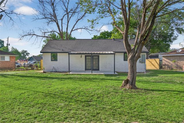 710 Knob Hollow Street, Channelview, TX 77530