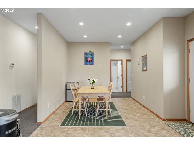 644 Nw 14TH St, Corvallis, OR 97330