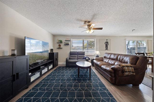 7212 LUNITA COURT, Tampa, FL 33625