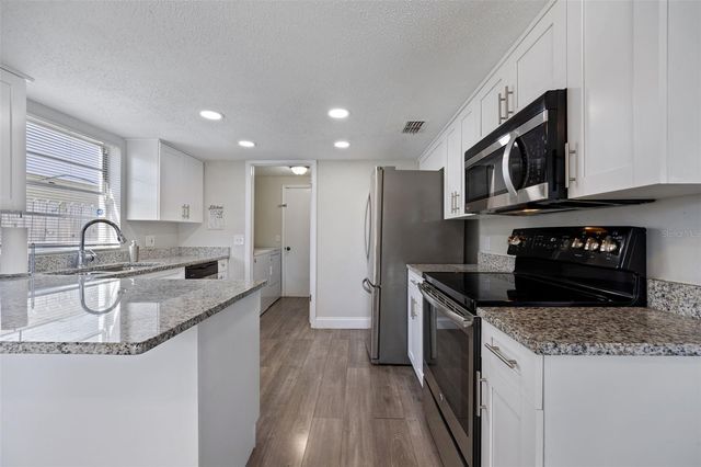 7212 LUNITA COURT, Tampa, FL 33625