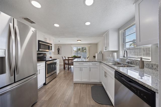 7212 LUNITA COURT, Tampa, FL 33625