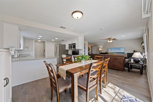 7212 LUNITA COURT, Tampa, FL 33625