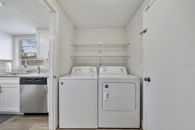 7212 LUNITA COURT, Tampa, FL 33625