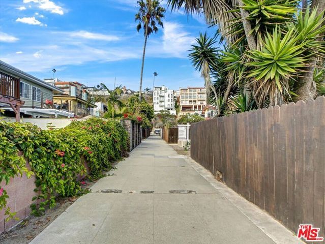 104 Sunridge Street, Playa Del Rey (los Angeles), CA 90293