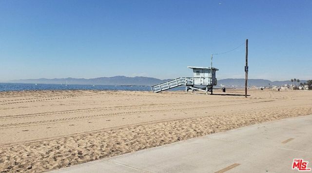 104 Sunridge Street, Playa Del Rey (los Angeles), CA 90293