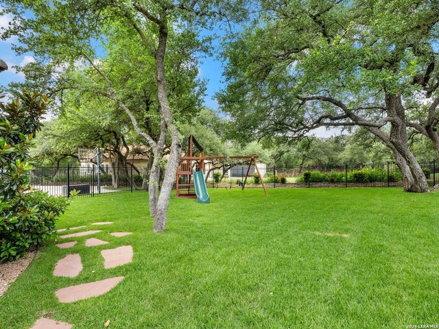 218 Wellesley Landing, Shavano Park, TX 78231