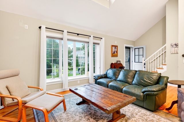 276 Pheasant Hill Cir, Barnstable, MA 02635