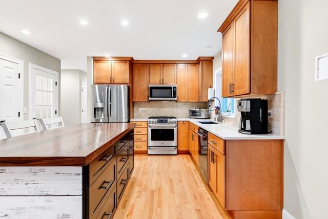 276 Pheasant Hill Cir, Barnstable, MA 02635