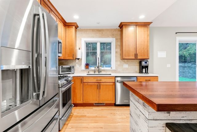 276 Pheasant Hill Cir, Barnstable, MA 02635