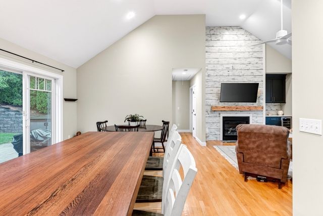 276 Pheasant Hill Cir, Barnstable, MA 02635