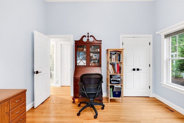 276 Pheasant Hill Cir, Barnstable, MA 02635