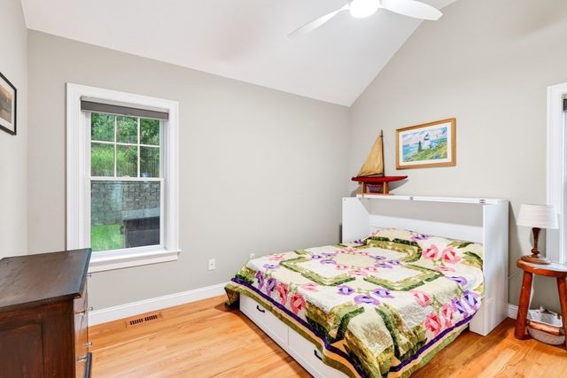 276 Pheasant Hill Cir, Barnstable, MA 02635