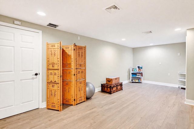 276 Pheasant Hill Cir, Barnstable, MA 02635