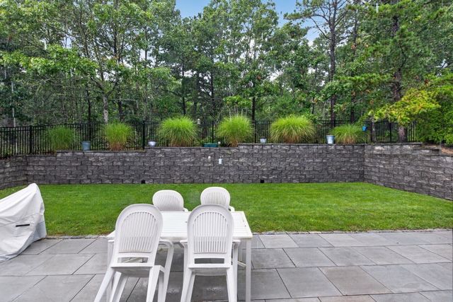 276 Pheasant Hill Cir, Barnstable, MA 02635